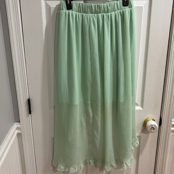 Light green skirt with mermaid cut- No Boundaries XL (15-17) - Picture 3 of 5